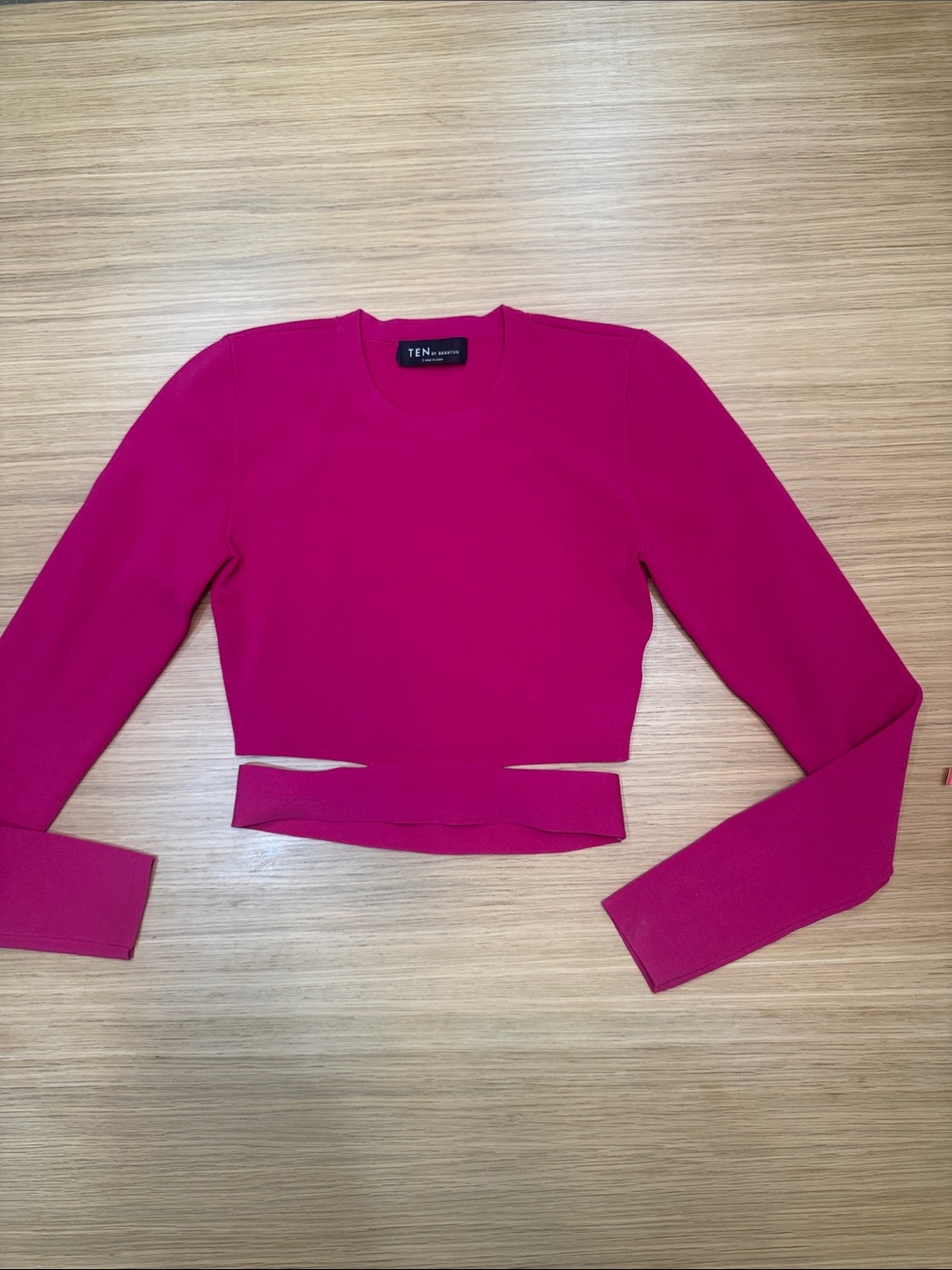 TEN by Aritzia Hot Pink Cropped Long Sleeve Top - Picture 3 of 7